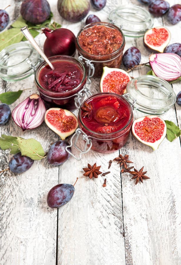 Fond de nourriture de chutney d'oignon de confiture de sapote de figue photo libre de droits Fond de nourriture de chutney d'oignon de confiture de sapote de figue photo libre de droits