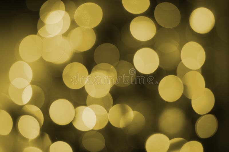 Particules dorées tombantes sur un fond noir. Des confettis dorés  éparpillés. Riche toile de fond de mode de luxe. De l'or brillant. Pois ronds  dorés . Vecteur par ©polovinkina.le@gmail.com 151838418