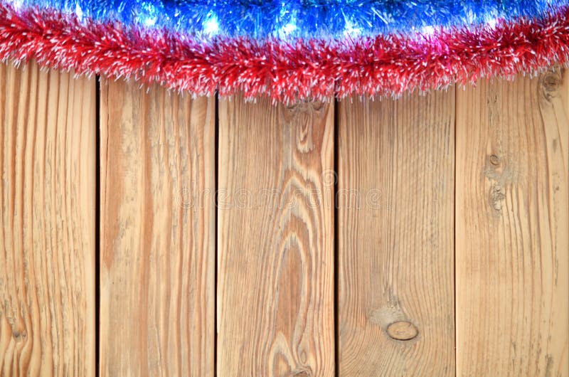 Fond de Noël avec des décorations sur le conseil en bois avec l'espace de copie pour le texte Thème de nouvelle année pour des ca images stock Fond de Noël avec des décorations sur le conseil en bois avec l'espace de copie pour le texte Thème de nouvelle année pour des ca images stock