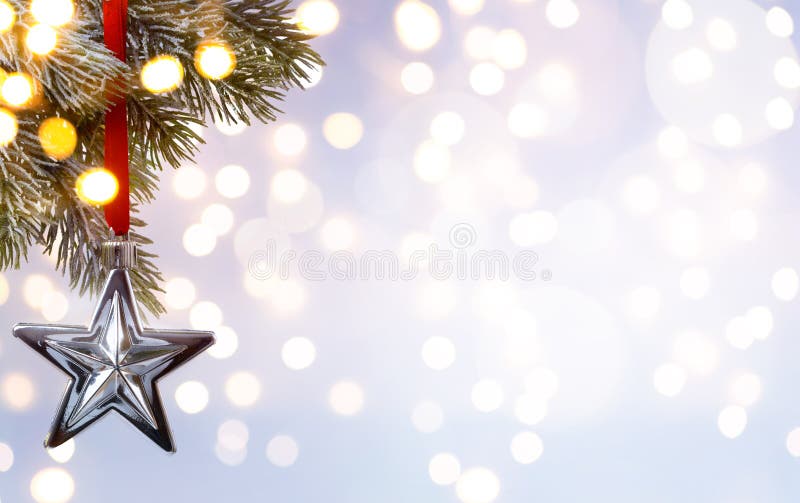 Fond de vacances de Noël d'art ; lumière d'arbre
