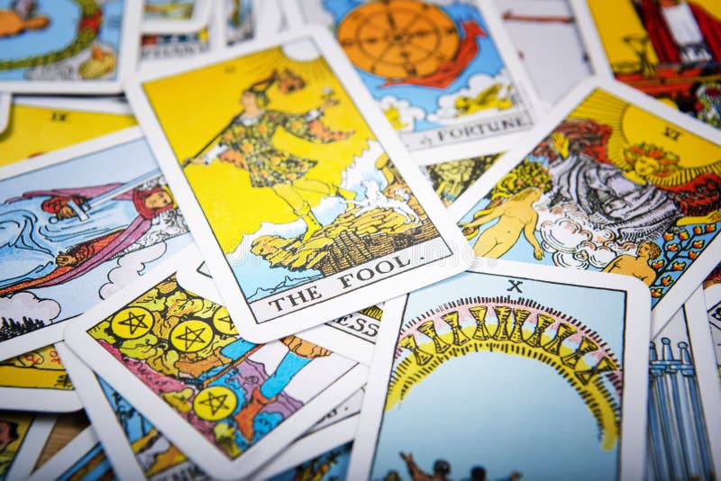 Fond mystique de cartes de tarot Imbécile supérieur de carte image libre de droits Fond mystique de cartes de tarot Imbécile supérieur de carte image libre de droits