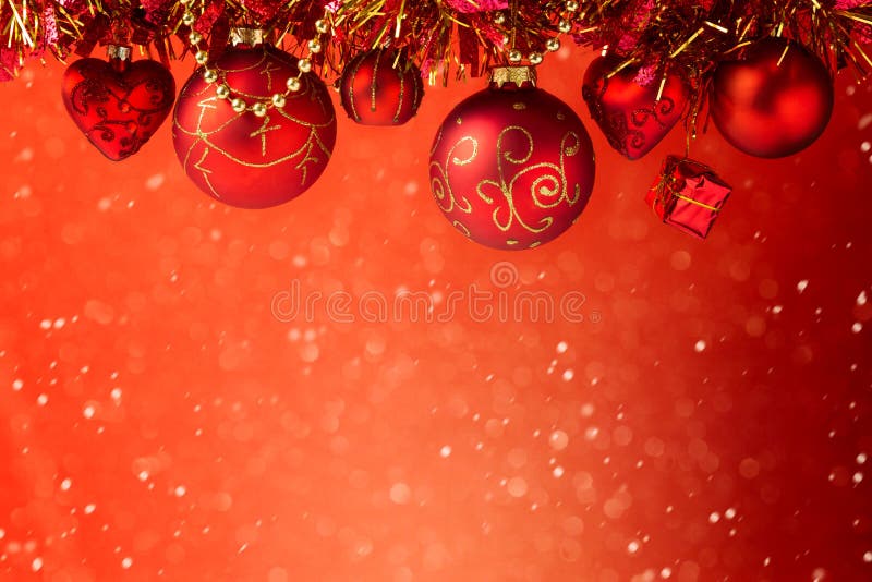 Fond rêveur rouge de vacances de Noël avec des décorations