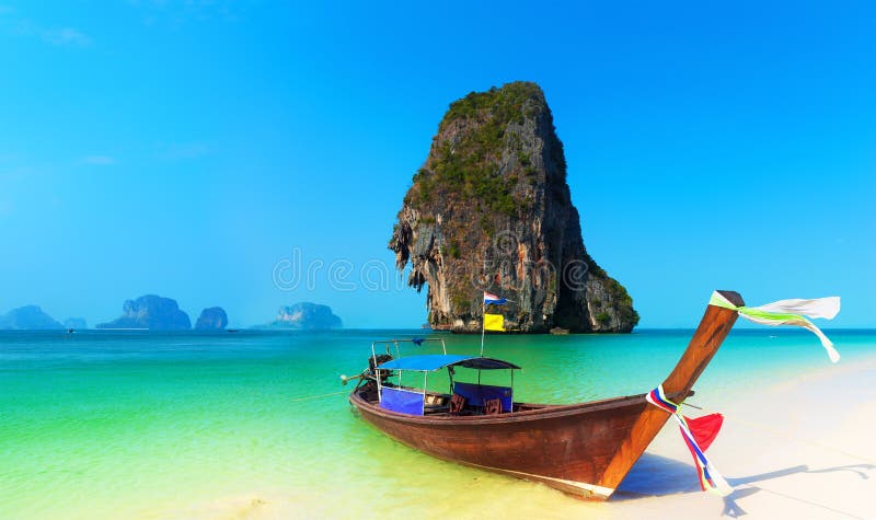 Fond tropical de paysage de plage de la Thaïlande. Nature d'océan de l'Asie