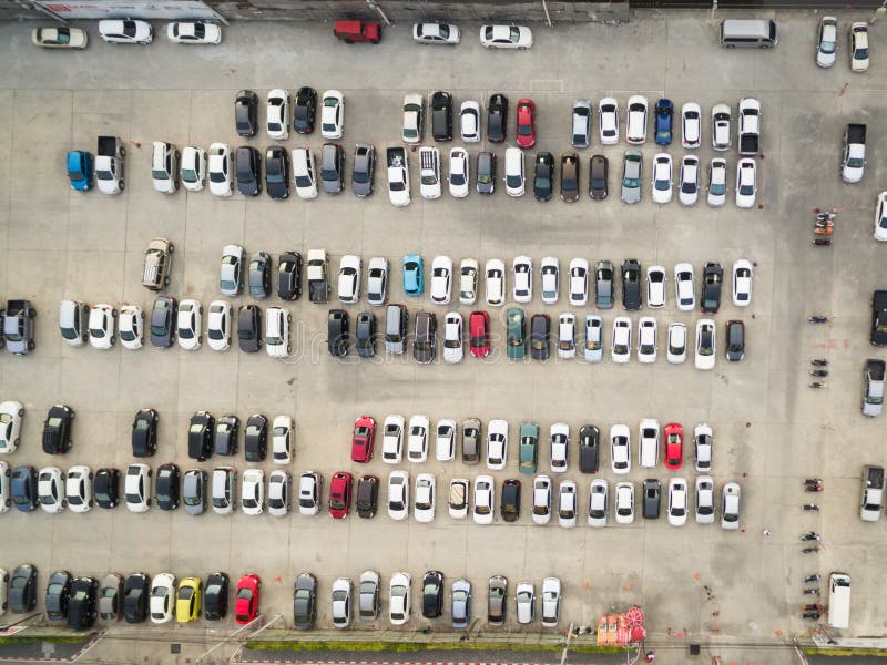 Fondo abstracto de la falta de definición del estacionamiento del coche, profundidad del foco baja, imagenes de archivo Fondo abstracto de la falta de definición del estacionamiento del coche, profundidad del foco baja, imagenes de archivo