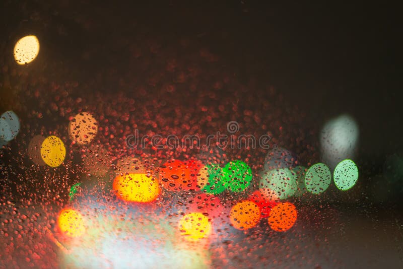 Fondo Borroso Con Gotas De Lluvia Y Luces Imagen de archivo - Imagen de oscuro, ciudad: 214104775 Fondo Borroso Con Gotas De Lluvia Y Luces Imagen de archivo - Imagen de oscuro, ciudad: 214104775