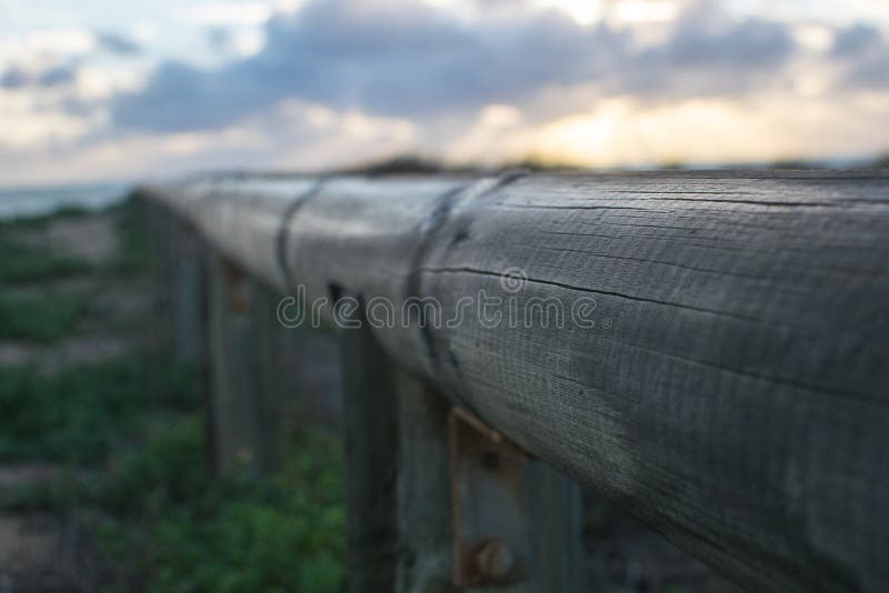 Fondo confuso dell'inferriata di legno fotografia stock Fondo confuso dell'inferriata di legno fotografia stock