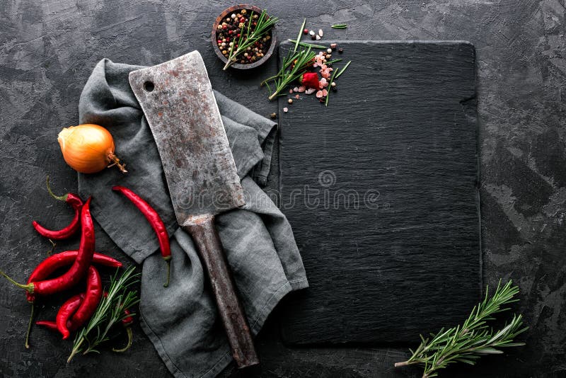 Fondo culinario con el tablero negro vacío de la pizarra imagen de archivo Fondo culinario con el tablero negro vacío de la pizarra imagen de archivo