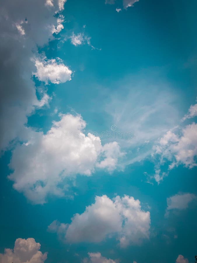 Fondo De Pantalla Cielo Muchas Nubes Y Hermoso Cielo Imagen de archivo - Imagen de fondo, océano: 204690219
