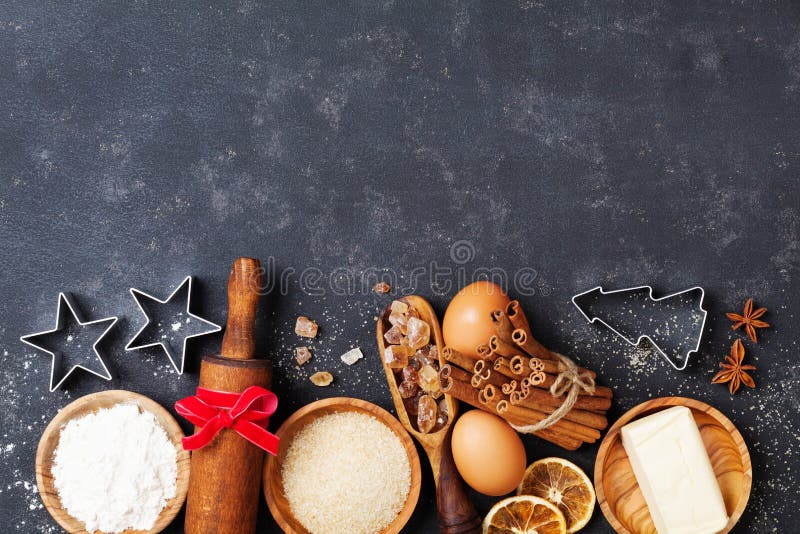 Fondo del forno con gli ingredienti di cottura per natale che cucina vista superiore Vista superiore della farina, dello zucchero fotografie stock Fondo del forno con gli ingredienti di cottura per natale che cucina vista superiore Vista superiore della farina, dello zucchero fotografie stock