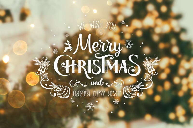Fondo del árbol de navidad y decoraciones de la Navidad con empañado, chispeando, Feliz Navidad el brillar intensamente y del tex imagen de archivo libre de regalías Fondo del árbol de navidad y decoraciones de la Navidad con empañado, chispeando, Feliz Navidad el brillar intensamente y del tex imagen de archivo libre de regalías