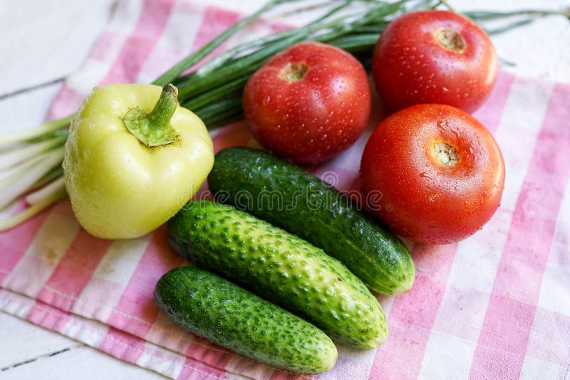 Fondo dell'alimento con le verdure organiche Alimento sano o concetto di dieta immagine stock Fondo dell'alimento con le verdure organiche Alimento sano o concetto di dieta immagine stock