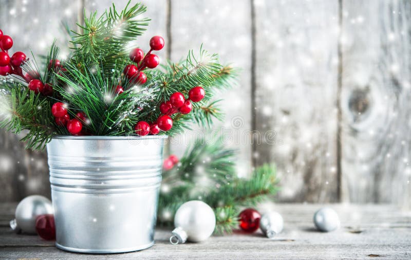 Fondo di festa del nuovo anno e di Natale Cartolina d'auguri di natale Vacanze invernali immagine stock libera da diritti Fondo di festa del nuovo anno e di Natale Cartolina d'auguri di natale Vacanze invernali immagine stock libera da diritti