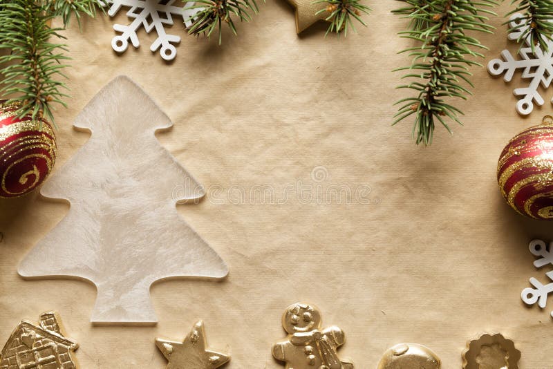 Fondo di Natale - albero attillato e decorazioni di natale fotografia stock Fondo di Natale - albero attillato e decorazioni di natale fotografia stock