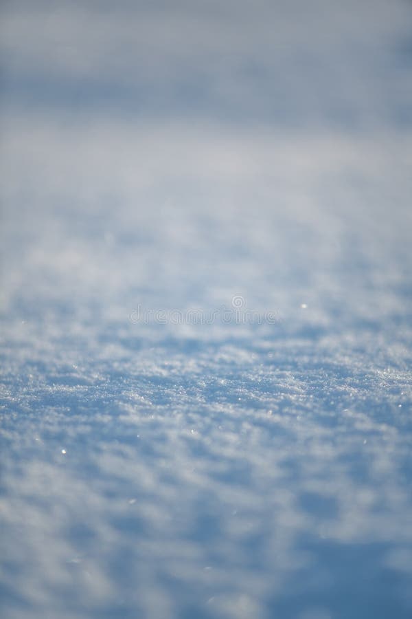 Fondo di neve fresca nel tono blu Fine sulla vista naturale fotografie stock Fondo di neve fresca nel tono blu Fine sulla vista naturale fotografie stock