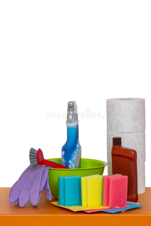 Fondo di pulizie di primavera Primo piano dei prodotti di pulizia della casa e dei rifornimenti di pulizia sulla tavola di legno immagine stock Fondo di pulizie di primavera Primo piano dei prodotti di pulizia della casa e dei rifornimenti di pulizia sulla tavola di legno immagine stock