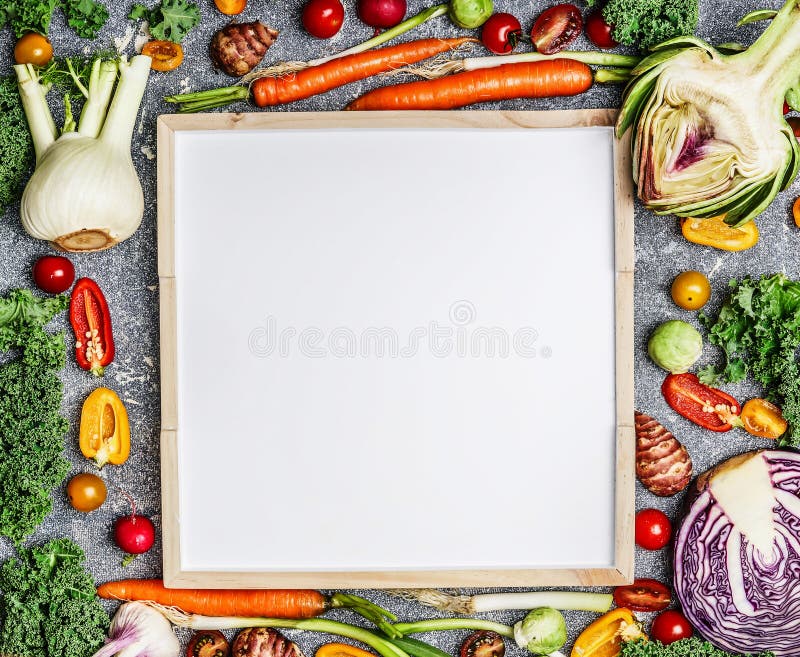 Fondo vegetariano di nutrizione dell'alimento, di salute e di dieta con varietà di verdure fresche dell'azienda agricola intorno