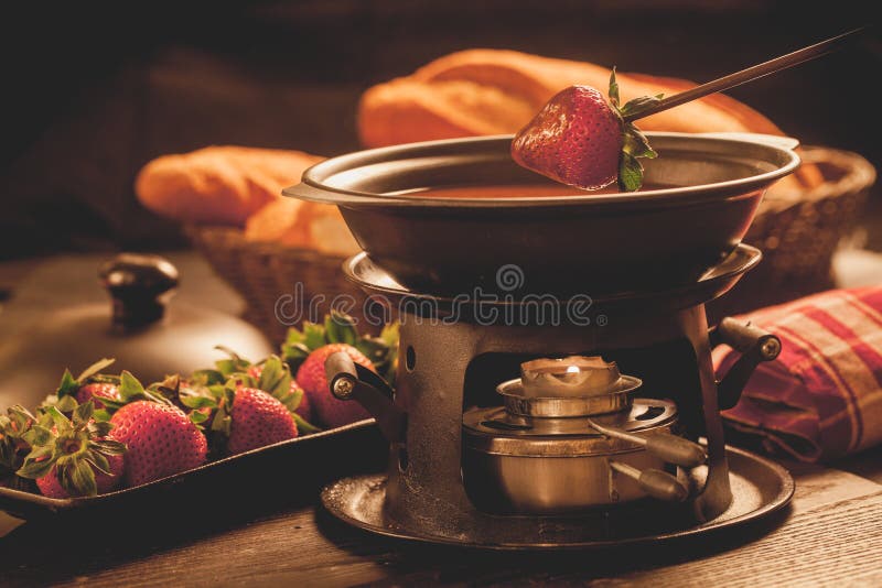 Fonduta di cioccolato immagini stock libere da diritti Fonduta di cioccolato immagini stock libere da diritti