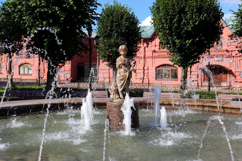 Statue De Champignon Avec Des Yeux De Riazan- En Russie Photo stock - Image  du histoire, sculpture: 198110284