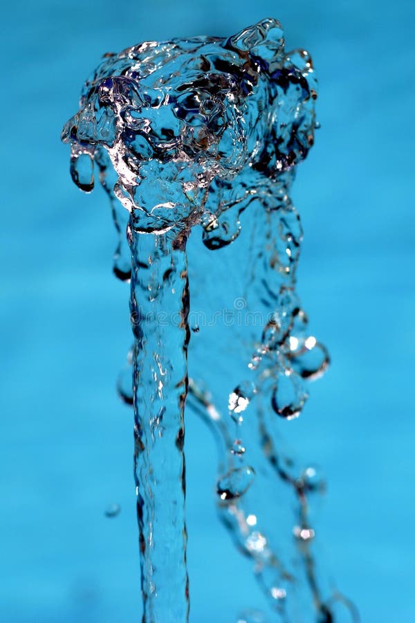 Download Fontaine d'eau photo stock. Image du altéré, baisse, glacial - 91848