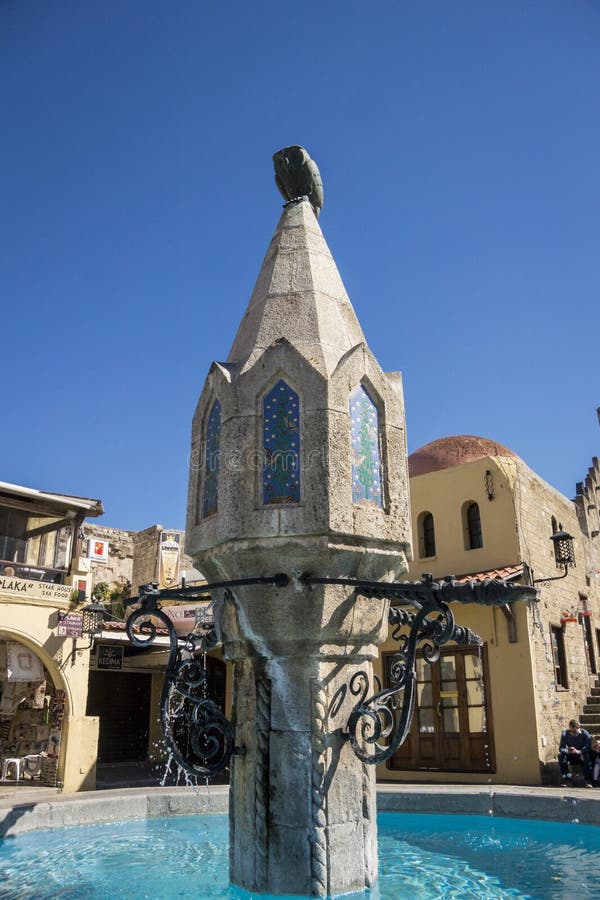 Fontaine D'eau En Rhodes Old Town, Grèce Image stock éditorial Image