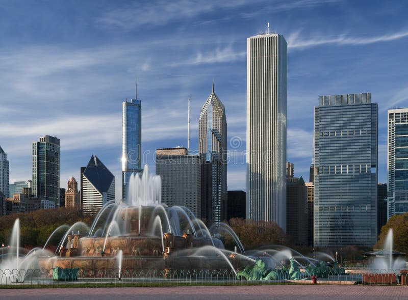 Buckingham fountain in Grant Park, Chicago, USA. This is day shot with long exposure &#x28;6 sec.&#x29;. ND filter was used to get blurry effect in the sky and water in fountain. Buckingham fountain in Grant Park, Chicago, USA. This is day shot with long exposure &#x28;6 sec.&#x29;. ND filter was used to get blurry effect in the sky and water in fountain.