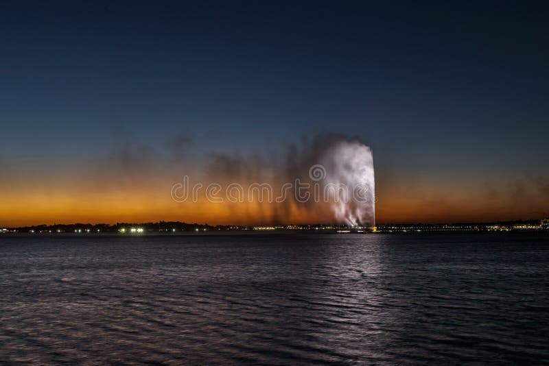 Fontaine du ` s du Roi Fahd, également connue sous le nom de fontaine de Jeddah dans Jeddah, l'Arabie Saoudite image libre de droits Fontaine du ` s du Roi Fahd, également connue sous le nom de fontaine de Jeddah dans Jeddah, l'Arabie Saoudite image libre de droits