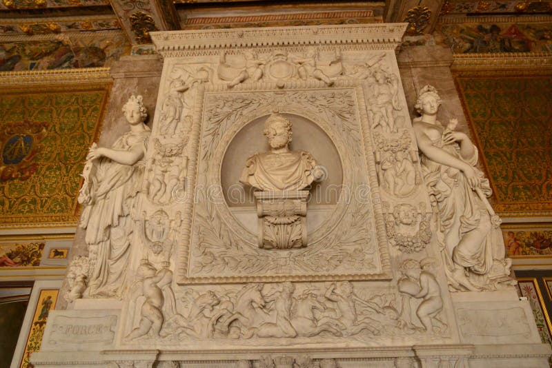 THRONE ROOM, NAPOLEON I (1769-1821), FONTAINEBLEAU CASTLE (16C), FRANCE  Stock Photo - Alamy