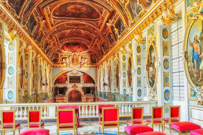 FONTAINEBLEAU, FRANCE - JULY 09, 2016 : Fontainebleau Palace Interiors. The Throne  Room. Chateau Was One Of The Main Palaces Of French Kings. Stock Photo,  Picture and Royalty Free Image. Image 71112515.