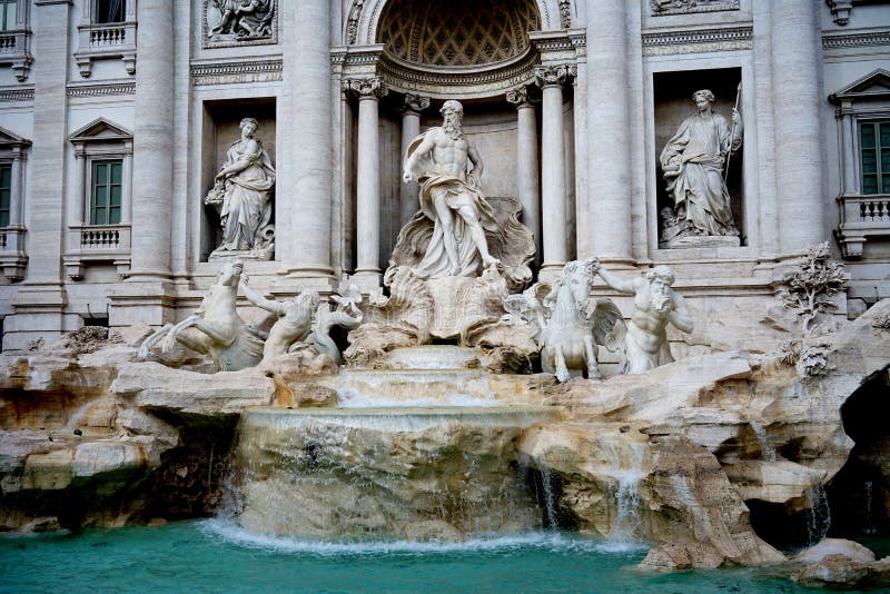 Fontana di Trevi a Roma fotografia stock libera da diritti Fontana di Trevi a Roma fotografia stock libera da diritti