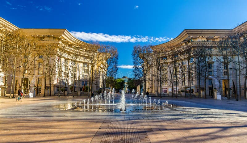 Fontein in Antigone-district van Montpellier stock afbeelding Fontein in Antigone-district van Montpellier stock afbeelding