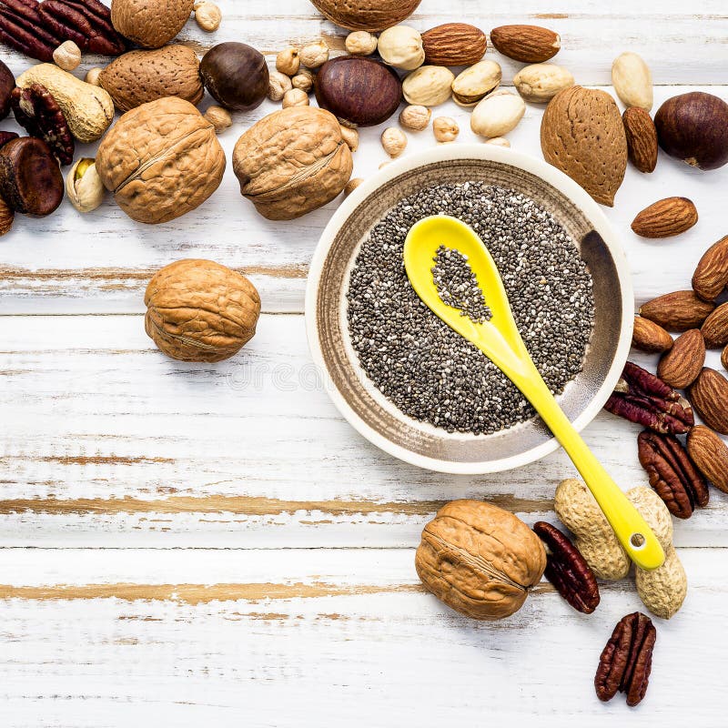 Fonti dell'alimento di selezione di Omega 3 e di grassi insaturi. Super Alimenti ad alta vitamina e e fibre alimentari per aliment fotografie stock libere da diritti Fonti dell'alimento di selezione di Omega 3 e di grassi insaturi. Super Alimenti ad alta vitamina e e fibre alimentari per aliment fotografie stock libere da diritti