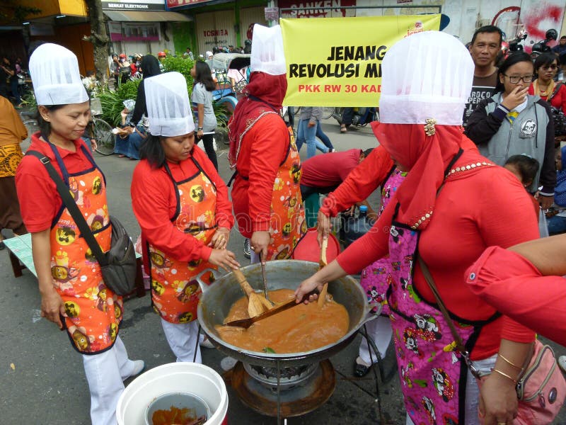 Food festival editorial photography. Image of streets - 66641927