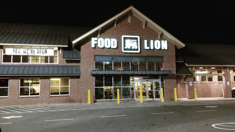 Food Lion Grocery Store Editorial Stock Photo Image Of Walk 77360343 [ 450 x 800 Pixel ]