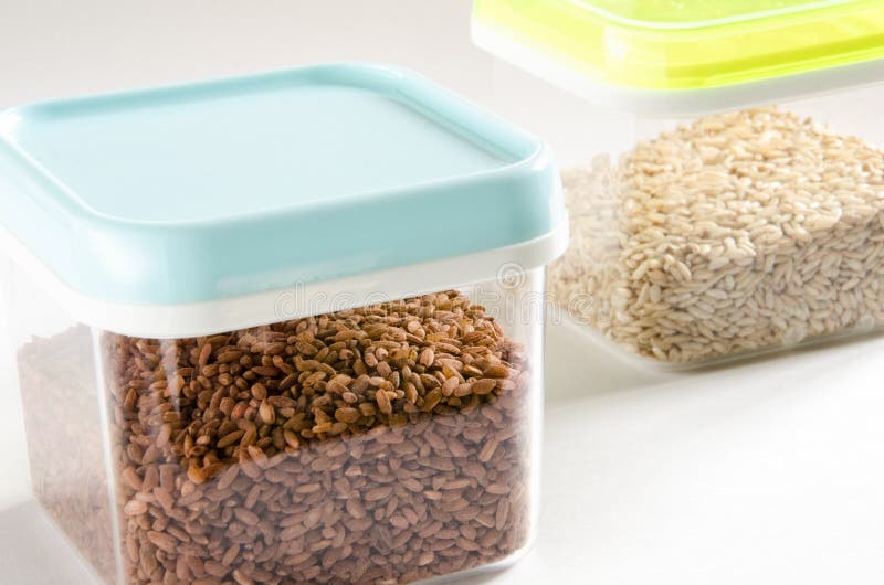 Food storage. Plastic containers.