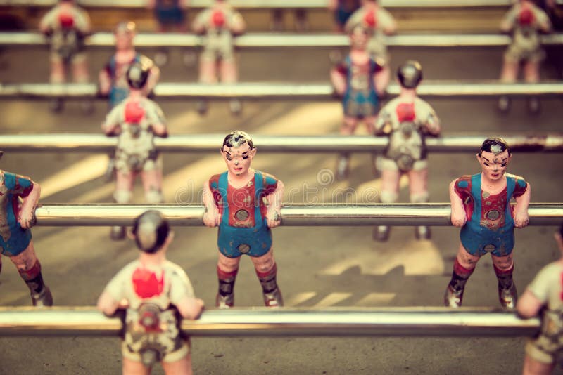 Foosball, старый используемый футбол таблицы стоковая фотография rf Foosball, старый используемый футбол таблицы стоковая фотография rf
