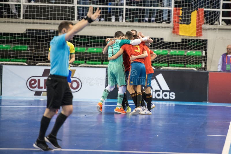 Footsal Innenmatch von Nationalmannschaften von Spanien und von Brasilien am Multiusos-Pavillon von Caceres lizenzfreie stockfotografie Footsal Innenmatch von Nationalmannschaften von Spanien und von Brasilien am Multiusos-Pavillon von Caceres lizenzfreie stockfotografie