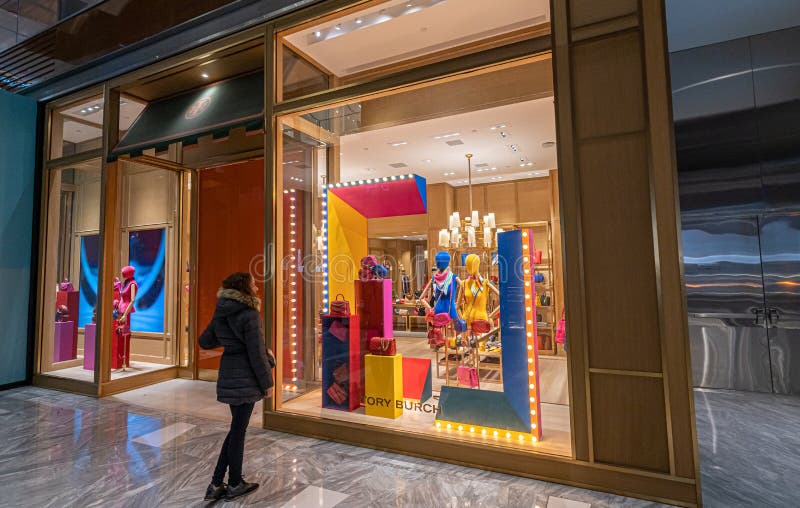 Fora Da Loja De Tory Burch Em Hudson Yards Mall Fotografia Editorial -  Imagem de shopping, produto: 165363802