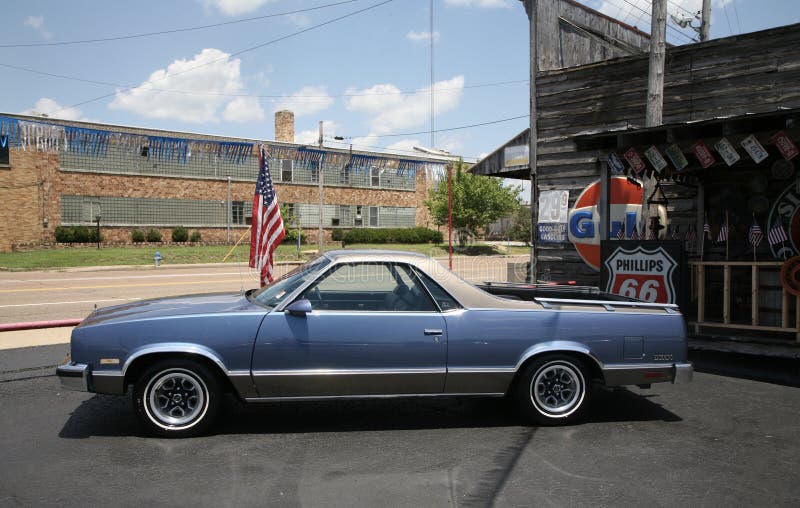 Ford El Camino Blue En Color Imagen de archivo editorial Imagen de