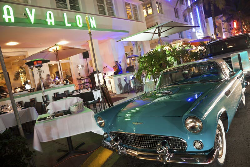 Ford Thunderbird and Avalon Hotel stock photo