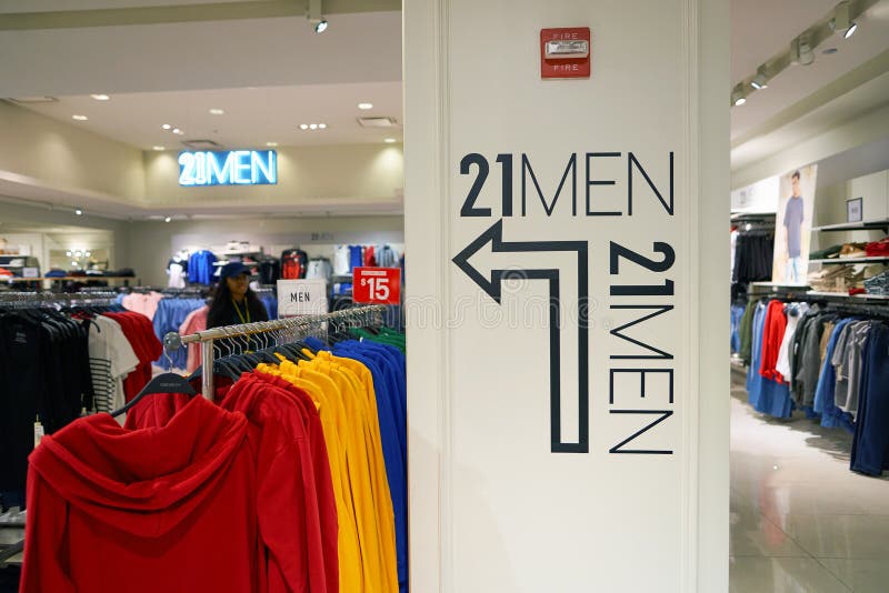 Forever 21 store editorial image. Image of inside, retail - 95366705