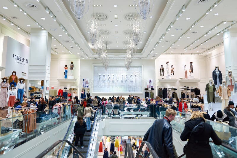 Forever 21 store in Times Square in New York City Stock Photo - Alamy