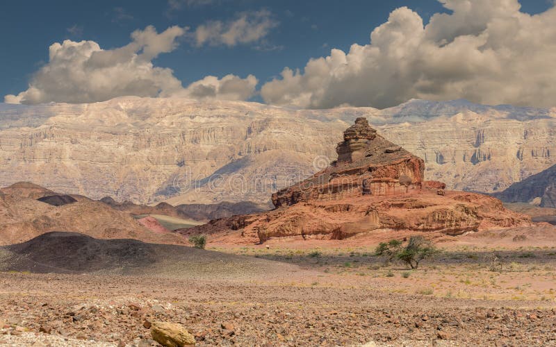 Formación geológica nombrada como tornillo, desierto del Negev, Israel imágenes de archivo libres de regalías Formación geológica nombrada como tornillo, desierto del Negev, Israel imágenes de archivo libres de regalías