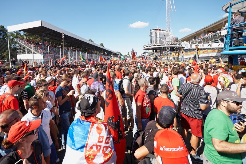 Monza, Italia - September 06: Formula One audience, on the track after the race. Autodromo Nazionale Monza: 04.-06.09.2015 - FORMULA 1 GRAN PREMIO D'ITALIA 2015, Monza