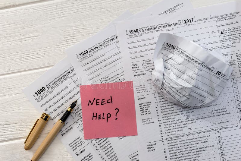 Formulário fiscal individual com texto 'necessidade de ajuda' foto de stock royalty free
