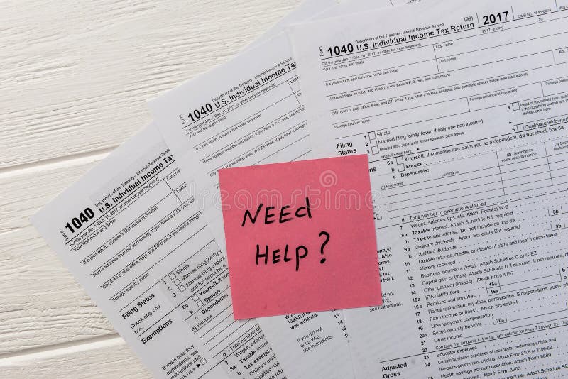 Formulário fiscal individual com texto 'necessidade de ajuda' foto de stock royalty free