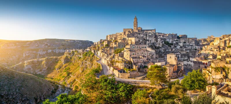 Forntida stad av Matera på soluppgång, Basilicata, Italien royaltyfria bilder Forntida stad av Matera på soluppgång, Basilicata, Italien royaltyfria bilder