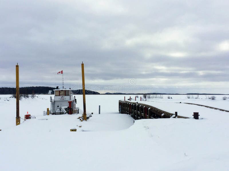 Fort Chipewyan, Alberta, Canada 17 Mars 2016 Un Docke De Bateau