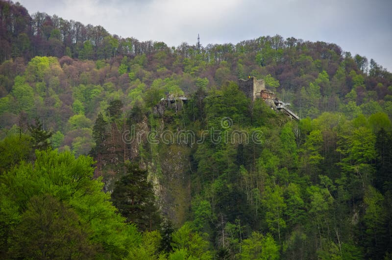 A fortaleza de Poenari ? o castelo de Vlad Tepes, pr?ncipe de Wallachia medieval fotos de stock A fortaleza de Poenari ? o castelo de Vlad Tepes, pr?ncipe de Wallachia medieval fotos de stock
