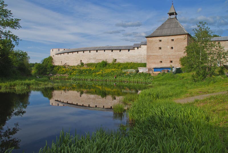 Fortaleza De Staraya Ladoga Imagen de archivo Imagen de refleje