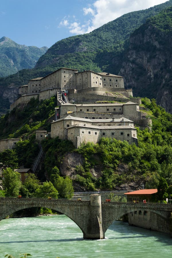 Fortbard in Aosta-vallei, Italië royalty-vrije stock afbeelding Fortbard in Aosta-vallei, Italië royalty-vrije stock afbeelding
